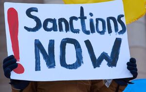 На думку авторів статті, є низка інструментів, за допомогою яких можна вирішити проблему непрозорості й корупційності українських санкцій