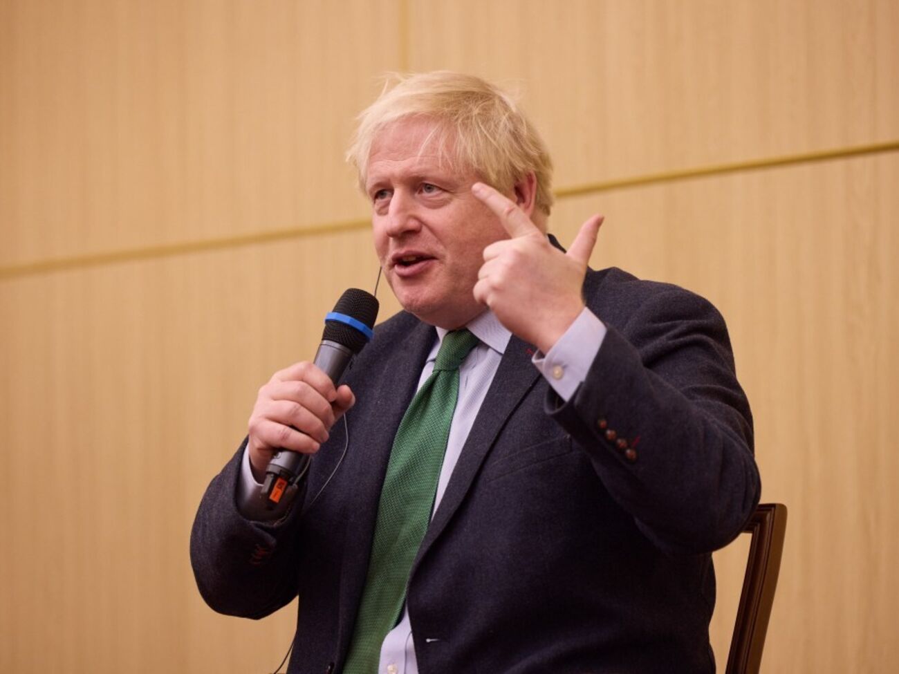 Джонсон вважає, що Україна переможе у війні, проте Заходу варто прискорити та посилити військову допомогу