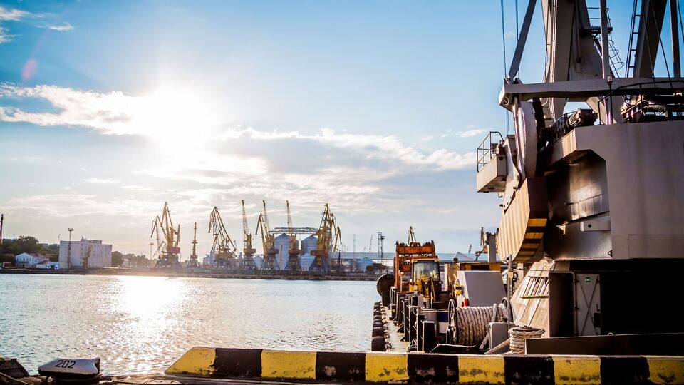 Україна відкрила новий коридор в Чорному морі, і вже кілька вантажних кораблів пройшли в безпечні води країн НАТО – Румунії та Болгарії