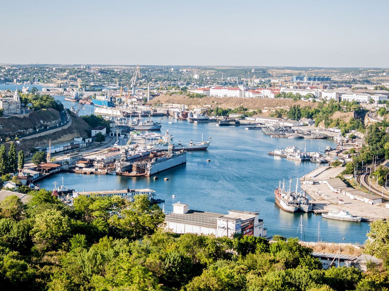 НП із вибухами у Севастополі відбуваються другий день поспіль