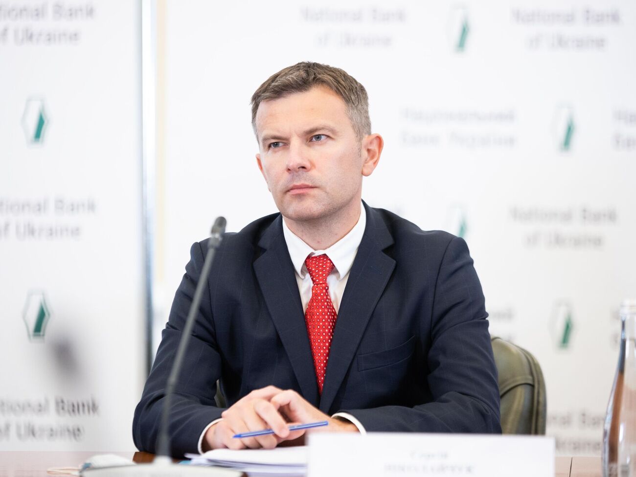 С марта объем операций с украинскими карточками за рубежом сократился до меньше чем $600 млн в месяц, отметил Николайчук