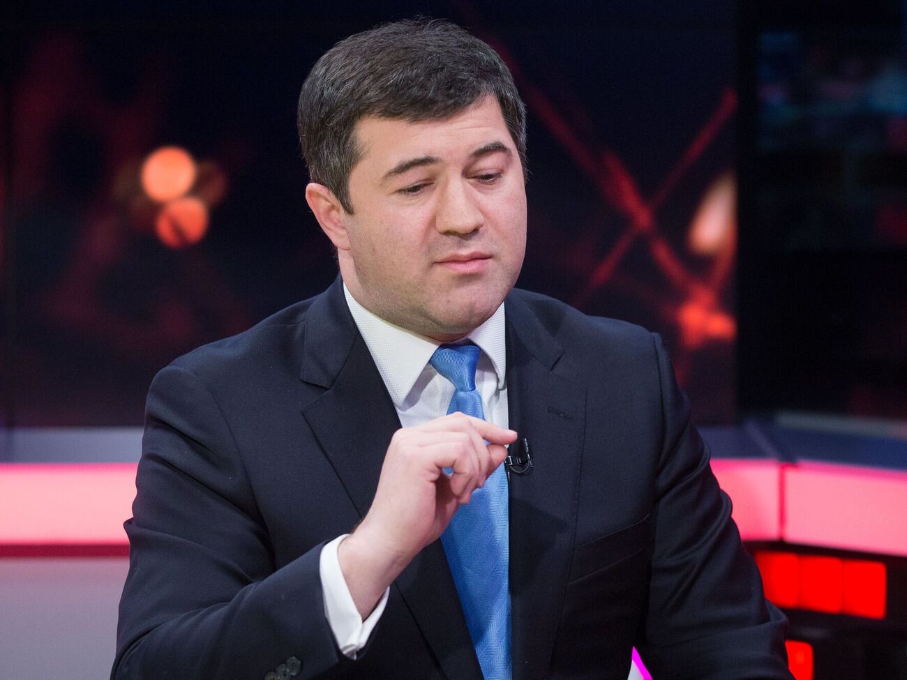 Насиров обвиняется в получении крупной взятки при возмещении НДС