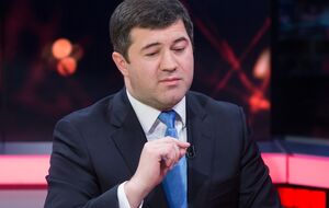 Насиров обвиняется в получении крупной взятки при возмещении НДС