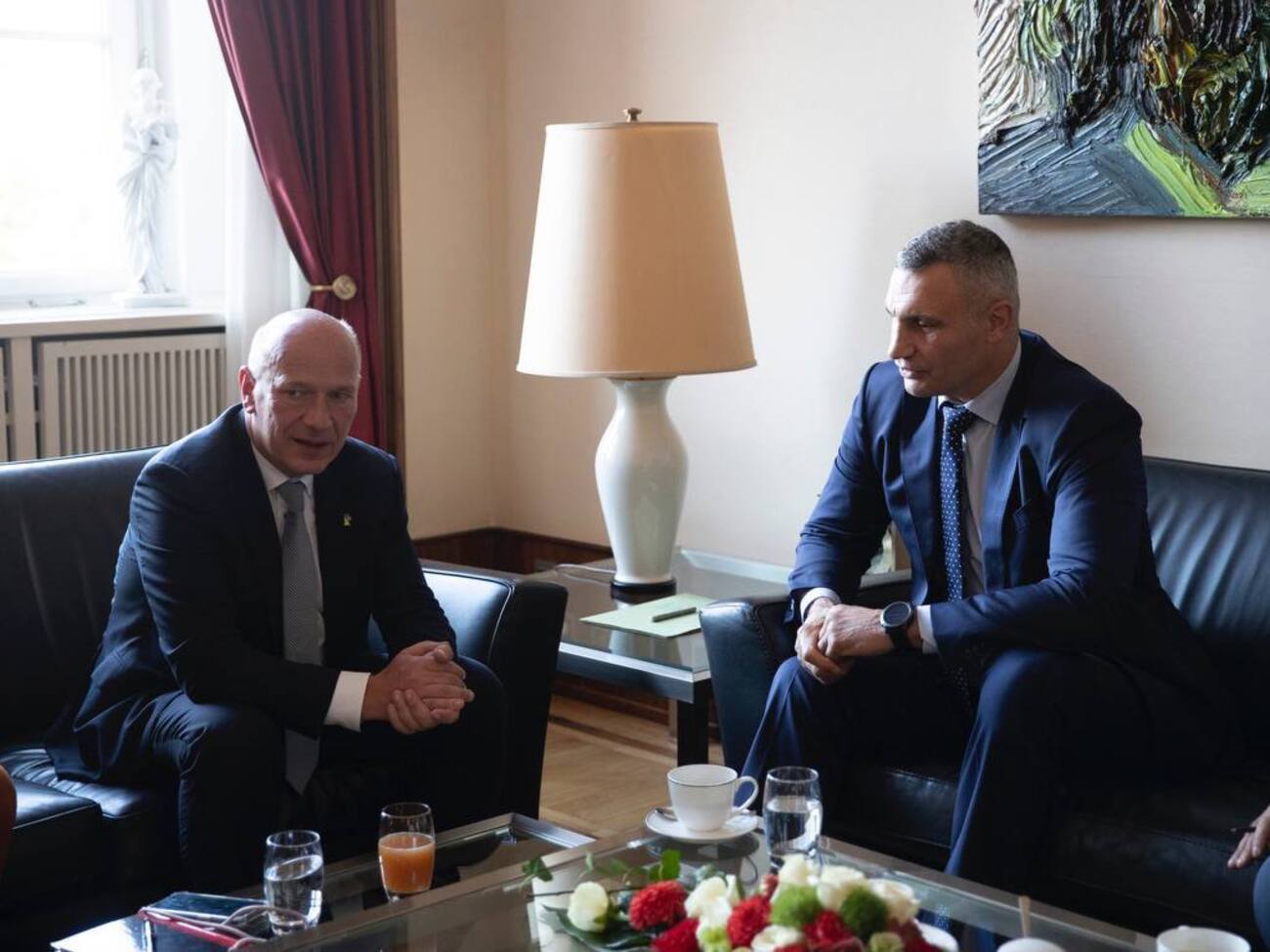 Віталій Кличко: Обговорили з Каєм Веґнером подальшу допомогу й передачу Берліном Києву міських автобусів та комунальної техніки