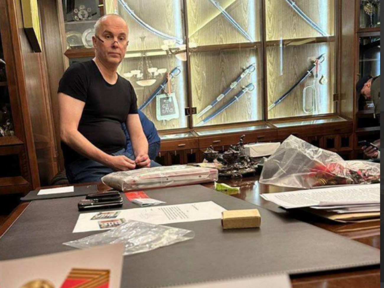 Дома у Шуфрича нашли награды из страны-агрессора РФ