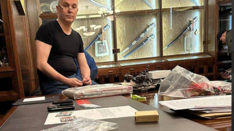 Удома в Шуфрича виявили нагороди з країни-агресора РФ