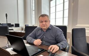 Алексей Резник: Отдать несколько миллиардов из бюджета города на ВСУ, вместо того чтобы тратить эти средства на благоустройство, которое во время войны может подождать, – что здесь не понятно мэру, так до сих пор и неизвестно
