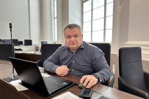Алексей Резник: Отдать несколько миллиардов из бюджета города на ВСУ, вместо того чтобы тратить эти средства на благоустройство, которое во время войны может подождать, – что здесь не понятно мэру, так до сих пор и неизвестно