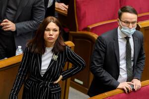Сюмар: У 2019 році Щуфрич попросив передати йому справи в комітеті: "Як ти могла існувати в такому маленькому кабінеті? Я вже розламав стіни, роблю ремонт". Це тоді мене розсмішило
