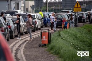 В условиях военного положения выезд за границу мужчин призывного возраста запрещен
