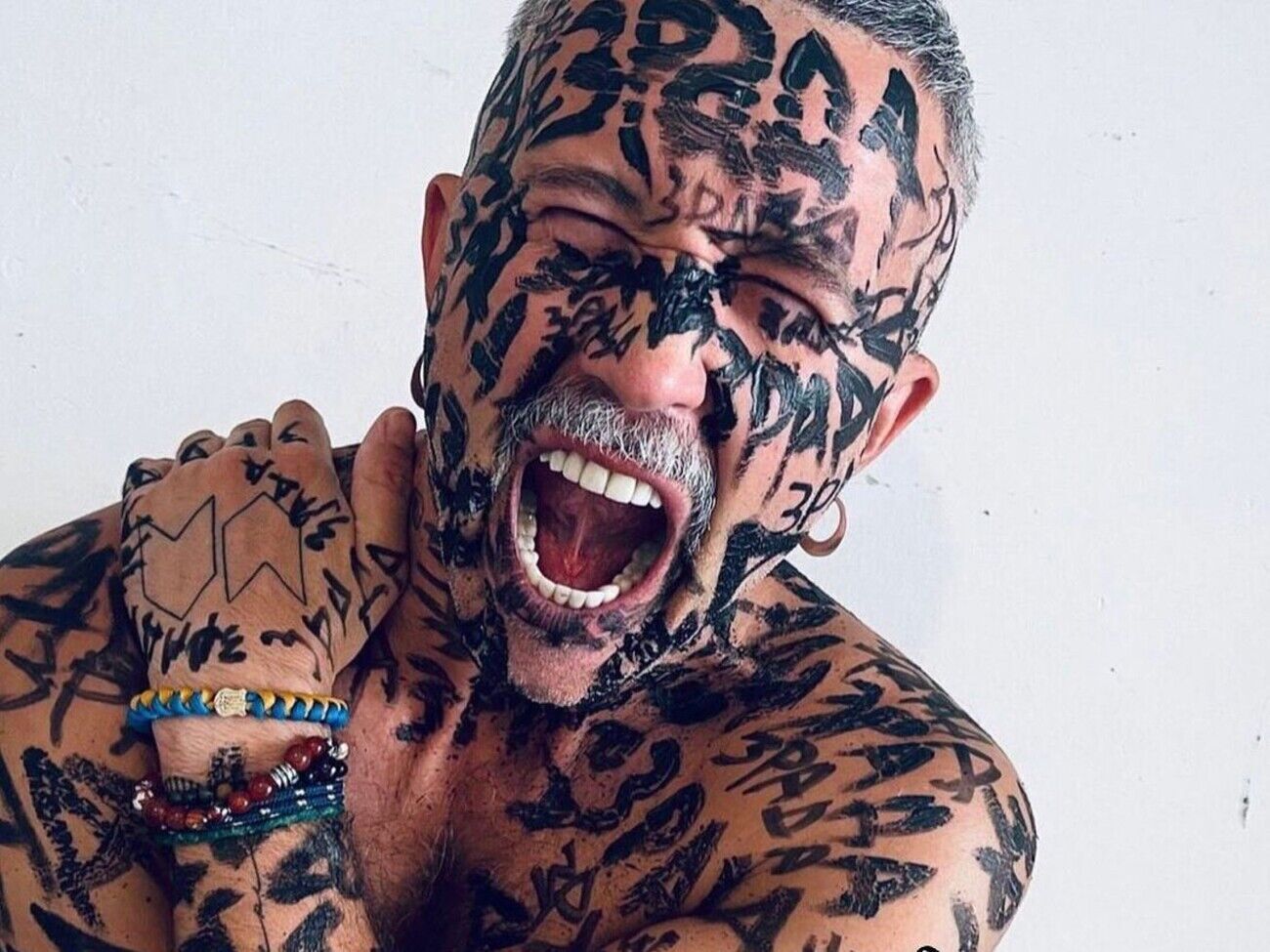 Бабкин: Как можно сыграть концерт старых песен, ради которых люди пришли, не исполняя самих песен?