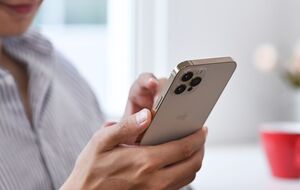 Телефоны iPhone 12 извлекут с французского рынка