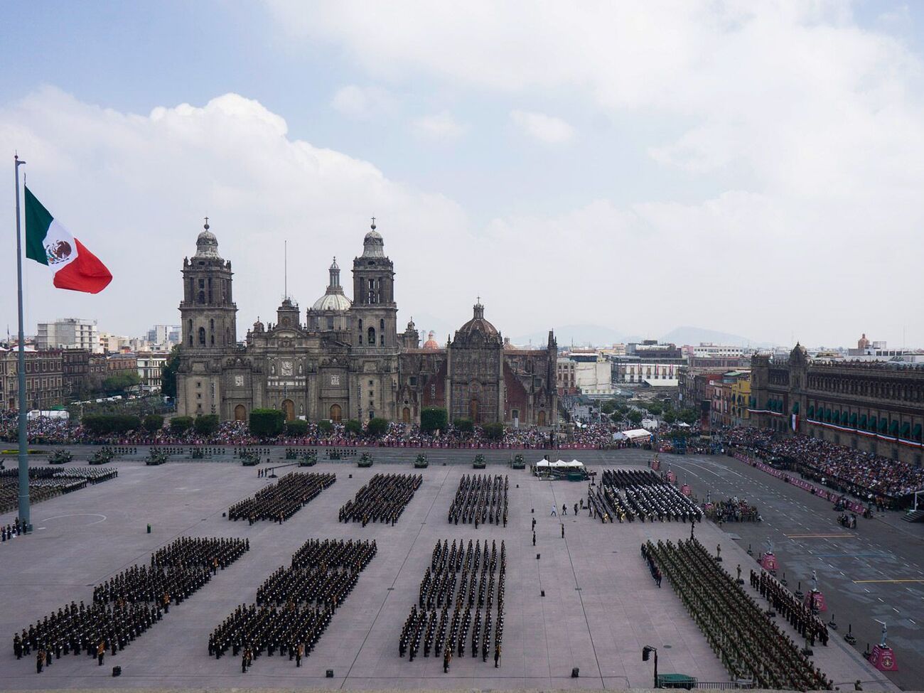 СМИ писали, что в параде в Мехико примут участие 19 иностранных делегаций