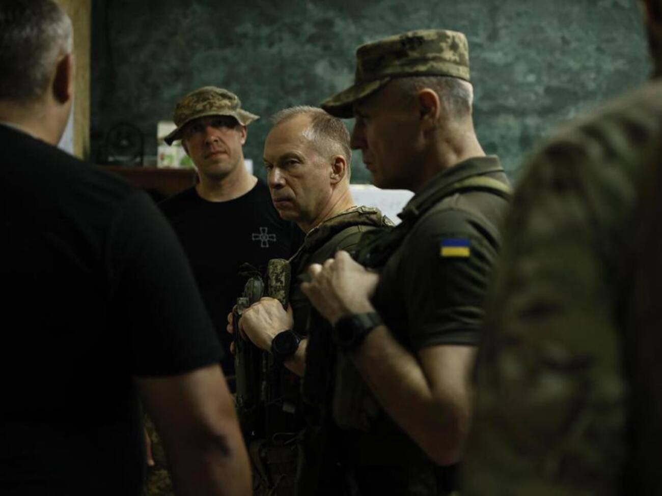 Сырский наградил украинских военных за проявленные в боях мужество и героизм