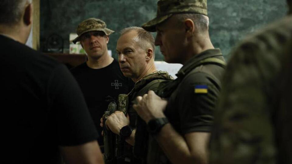 Сырский наградил украинских военных за проявленные в боях мужество и героизм