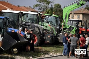 Мітингувальники вигнали на дороги важку техніку