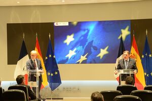 Фено и Планас в аграрном споре поддержали Украину
