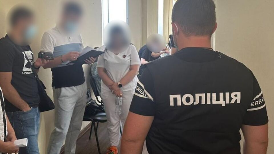 Голові лікарської комісії і ще двом особам оголосили про підозру