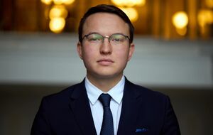 Алексей Мовчан: Открытые и конкурентные аукционы в "Prozorro.Продажи" позволяют избежать сомнений в ценах и условиях сделки, предоставляя всем равные возможности для участия