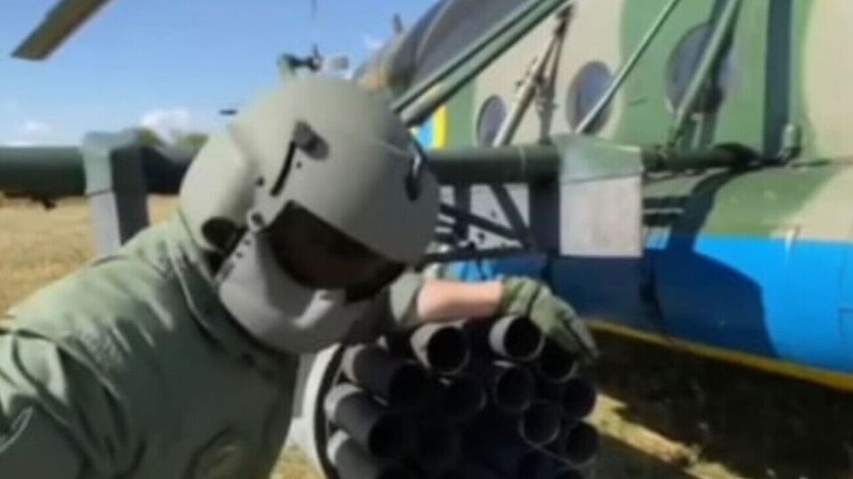 Украинские пилоты показали, как бы выглядела реклама вертолета Ми-8, если бы ее снимали по тому же сценарию