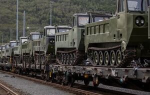 Наразі гусеничні транспортери на техобслуговуванні