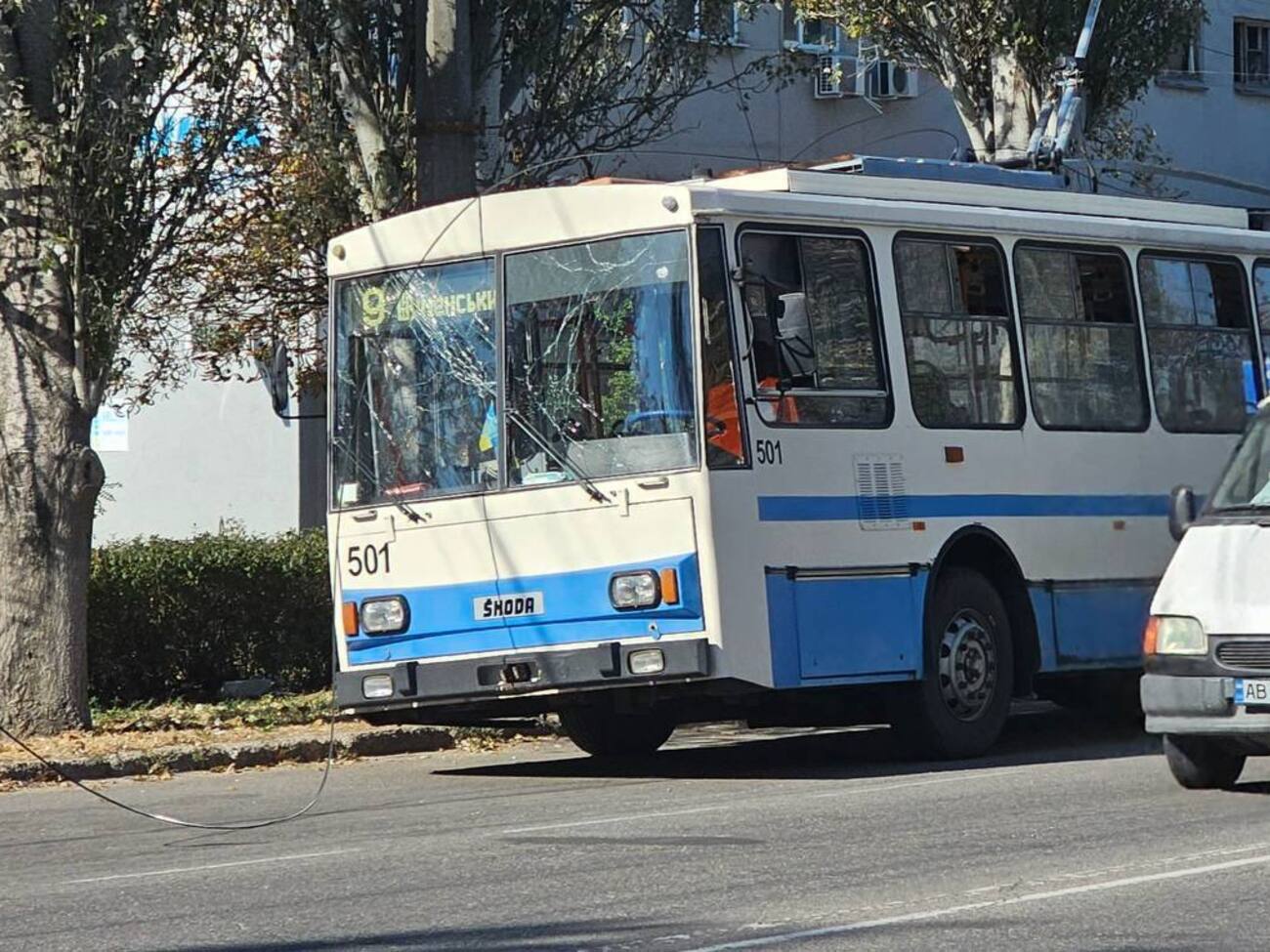 Тролейбус окупанти обстріляли вранці 19 вересня
