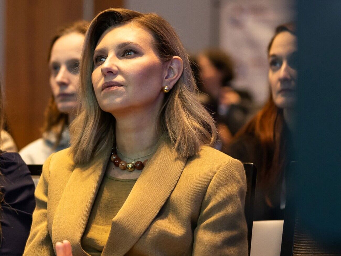 Образы для первой леди Украины подбирает ее личный стилист