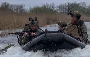Українські сили ведуть бої за острови на Дніпрі в Херсонській області, оскільки вважають цей район стратегічно важливим. Окупанти чинять опір