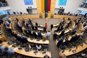 Приглашение Украины стать членом НАТО четко подтвердит, что РФ не имеет права вето на расширение НАТО, сказано в резолюции Сейма Литвы