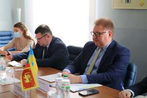 Україна не має наміру погіршувати відносини з Польщею, а прагне виробити цивілізовані методи вирішення спору, зазначив Качка