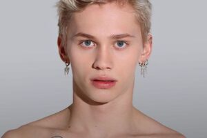 В сентябре Милохин вернулся в Россию, но сразу же покинул ее