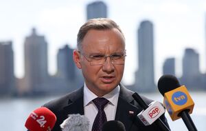 Польща не закрила своїх кордонів для транзиту українського зерна, зазначив Дуда