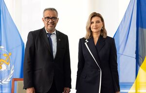 За словами Андре Тана, вбрання Зеленської, яке вона обрала для зустрічі з Гебреєсусом, символізує надії українців