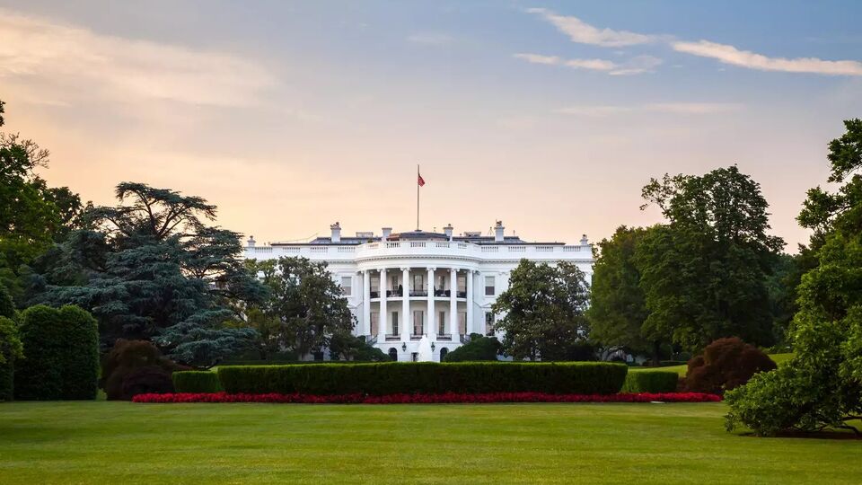 В Адміністрації президента США закликали "переслідувати та ухвалювати рішення у справах про корупцію, незалежно від того, куди вони ведуть"