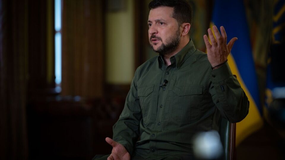 Зеленський подякував українським правоохоронцям за рішучість довести до справедливого результату "кожну зі справ, які десятиліттями гальмувалися"
