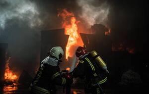 На місці прильоту працюють рятувальники
