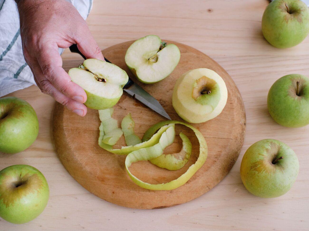 Яблочная кожура содержит много витаминов