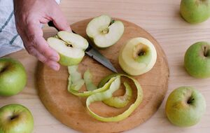 Яблочная кожура содержит много витаминов