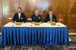 Представители Чехии, Нидерландов и Дании договорились о военной помощи Украине