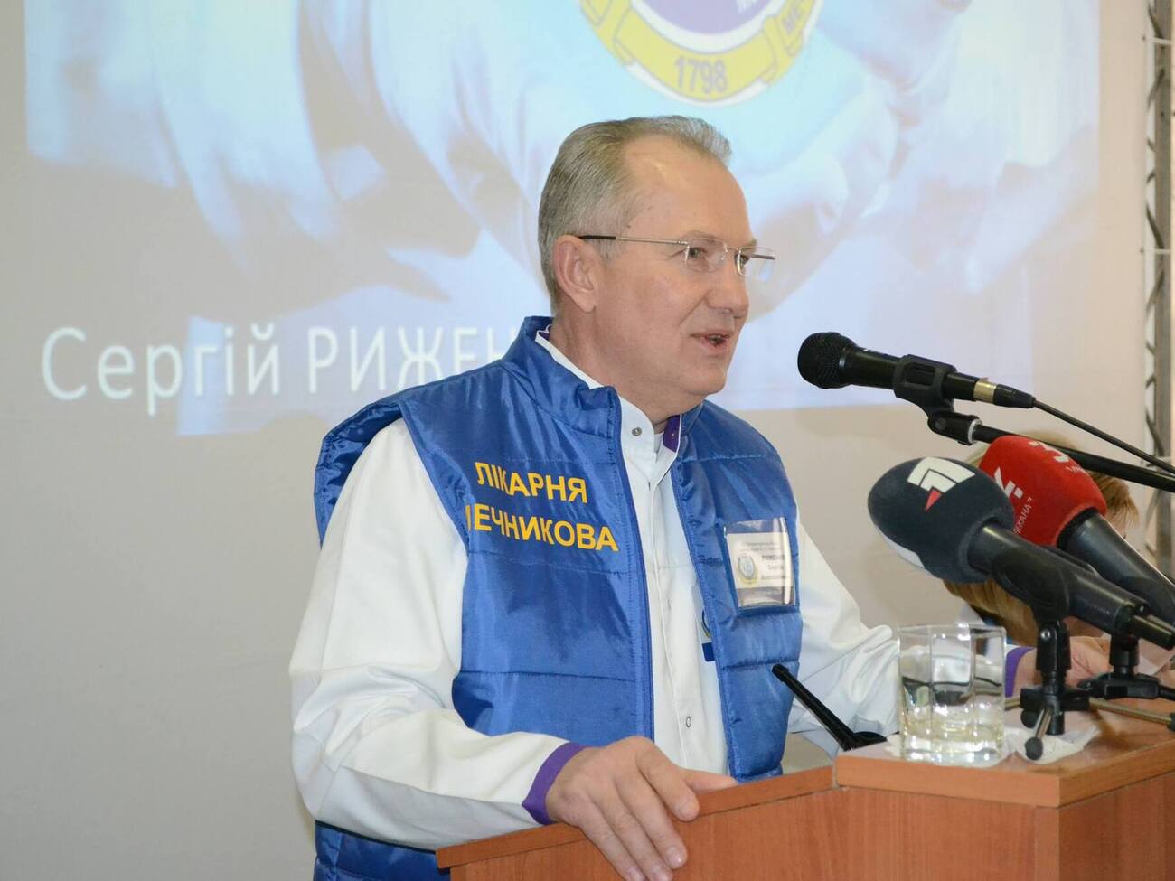 Младшему сержанту, получившему ранение в Бахмуте, перелили шесть литров крови. Жизнь ему спасли 10 незнакомых людей