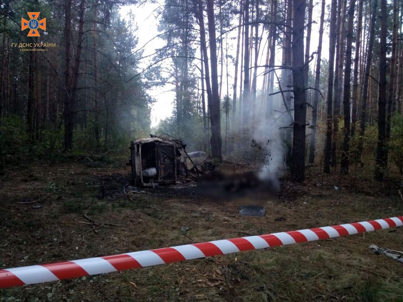 Легковий автомобіль здійснив наїзд на міну в лісі між селами Олива й Осовець, зазначили у ДСНС