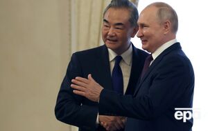 Ван І та Путін зустрілися в Санкт-Петербурзі