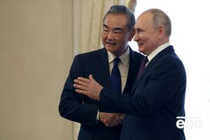 Ван И и Путин встретились в Санкт-Петербурге