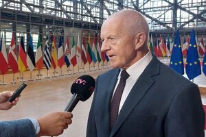 Биреш в Брюсселе выразил свое несогласие с тем, что Еврокомиссия не продлила запрет на импорт украинского зерна