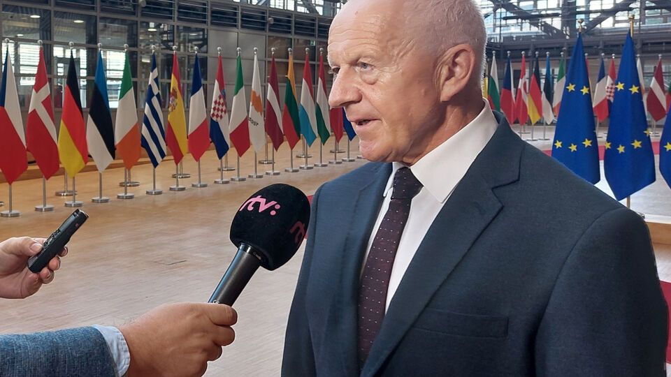 Биреш в Брюсселе выразил свое несогласие с тем, что Еврокомиссия не продлила запрет на импорт украинского зерна