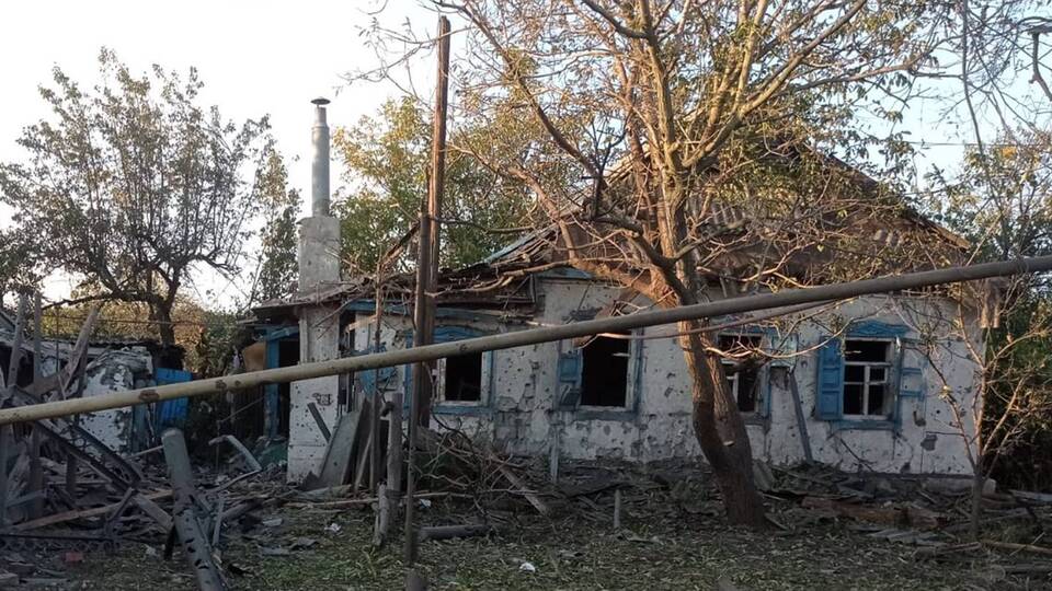 Росіяни вдарили 240-мм активно-реактивною міною 3Ф2 системи 2С4 "Тюльпан" по місту Торецьку та його околицях, зазначили в Донецькій обласній прокуратурі