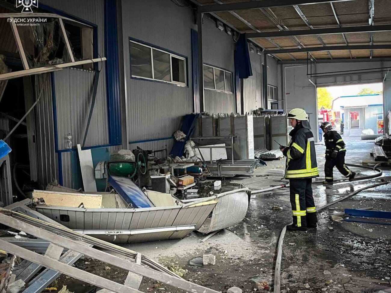 Ракета оккупантов попала в завод Pepsi в Вишневом, сообщают очевидцы