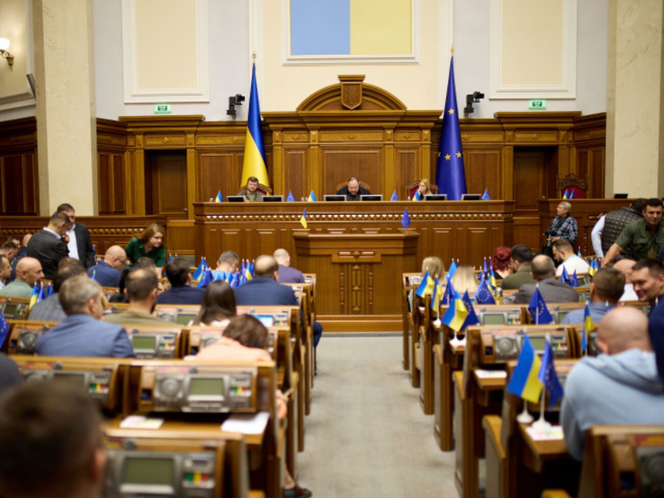 За постанову №10071 проголосувало 306 народних обранців