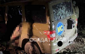 У мережі з'явилися фото нібито обстріляної в Карабаху машини росіян