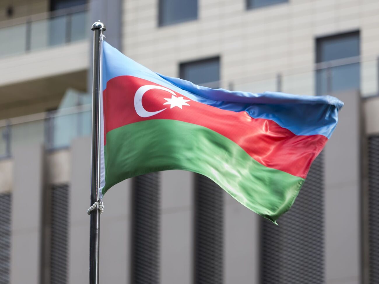 Власти Азербайджана в скором времени планируют обеспечить поставки топлива в Карабах